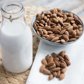 almond milk 2.jpg