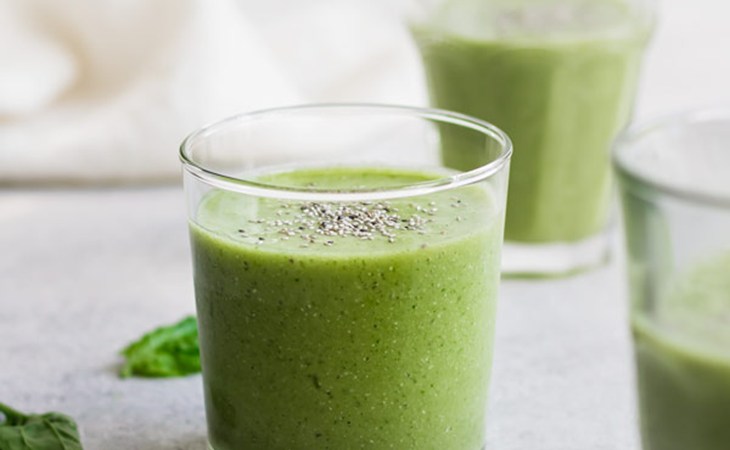 simple-green-breakfast-smoothie-1_choosingchia.jpg